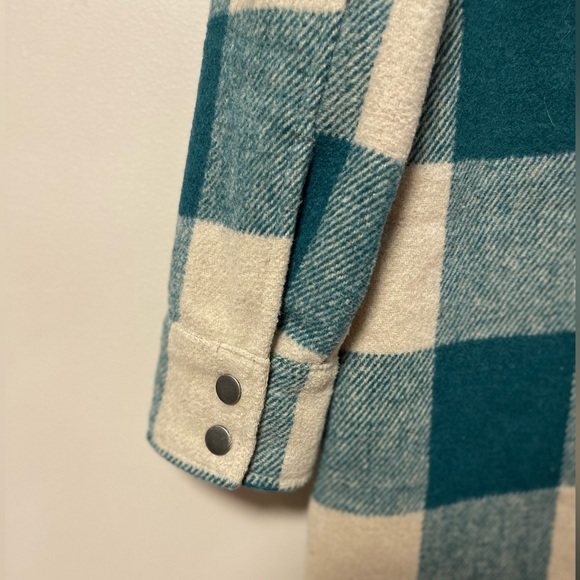 𝐑𝐃 𝐒𝐭𝐲𝐥𝐞- Woman’s Shacket - Picture 4 of 4